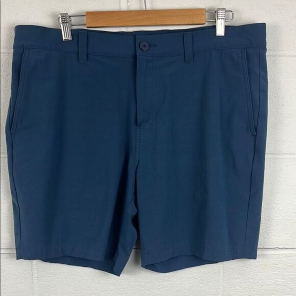 Travis Mathew men’s lightweight navy performance gold chino short